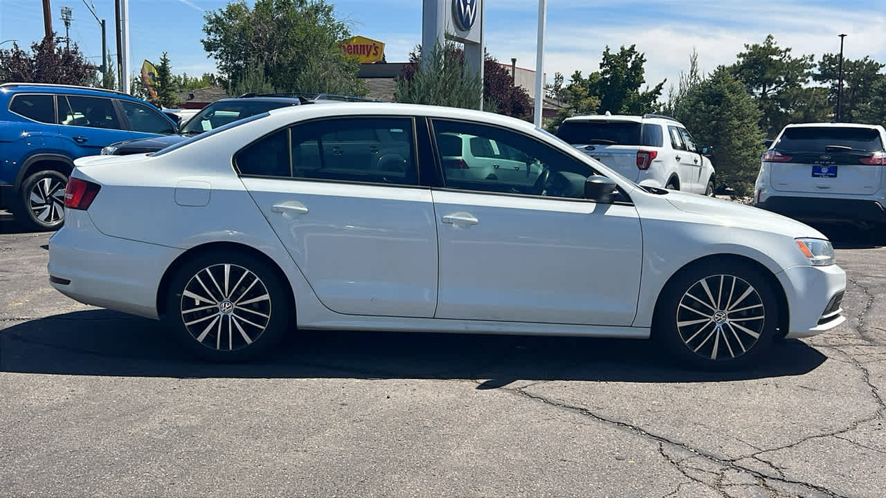 Thumbnail: 2015 Volkswagen Jetta - 4