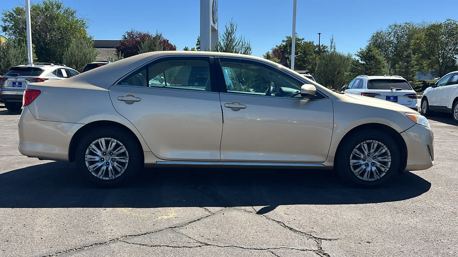 2012 Toyota Camry LE photo 4
