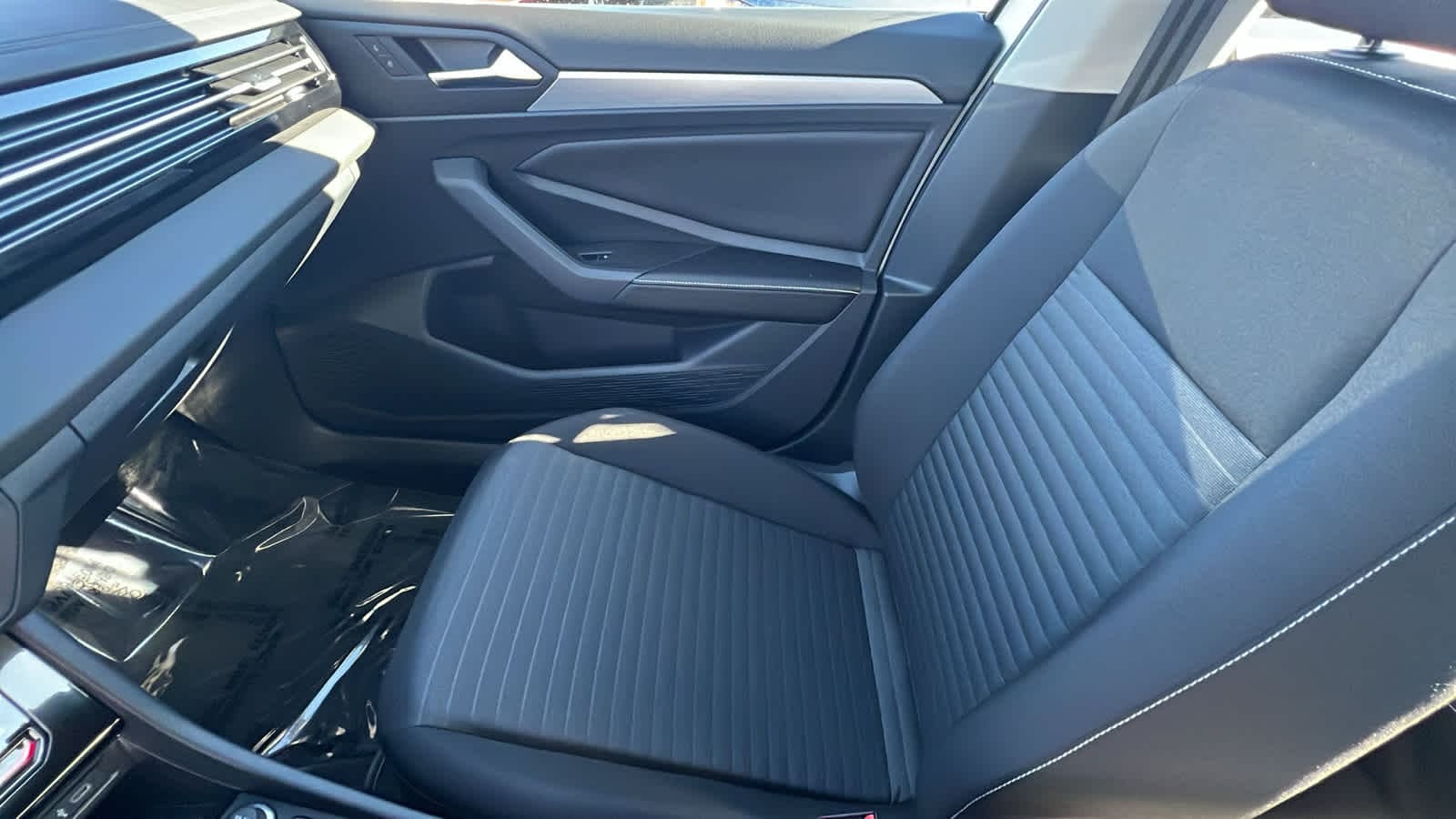 Thumbnail: 2026 Volkswagen Jetta - 12