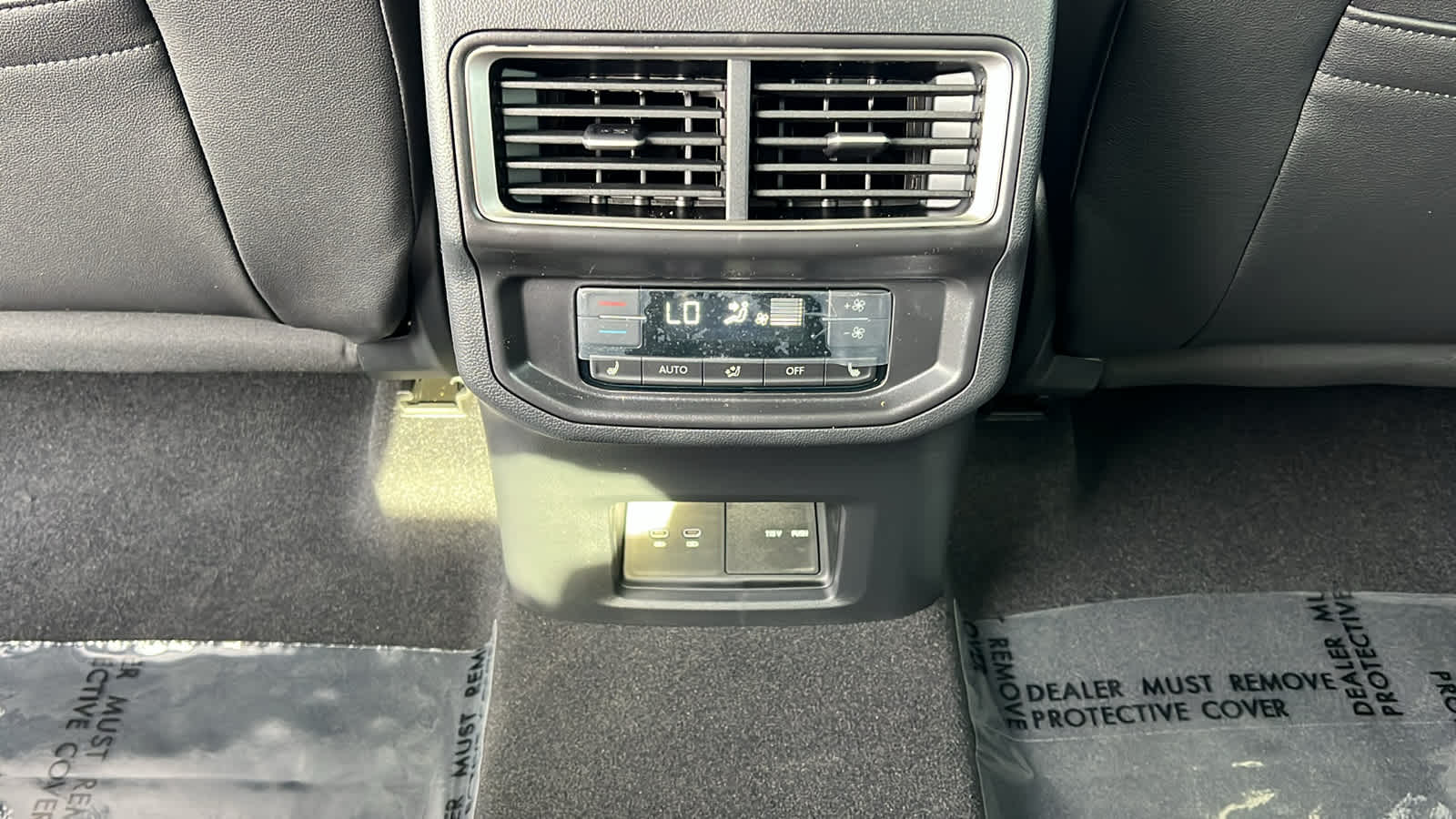 Thumbnail: 2026 Volkswagen Atlas - 25