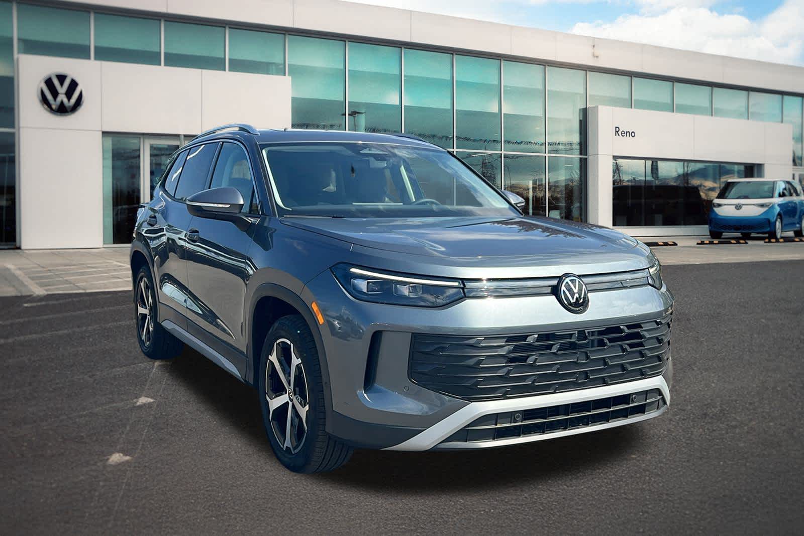 Thumbnail: 2025 Volkswagen Tiguan - 3