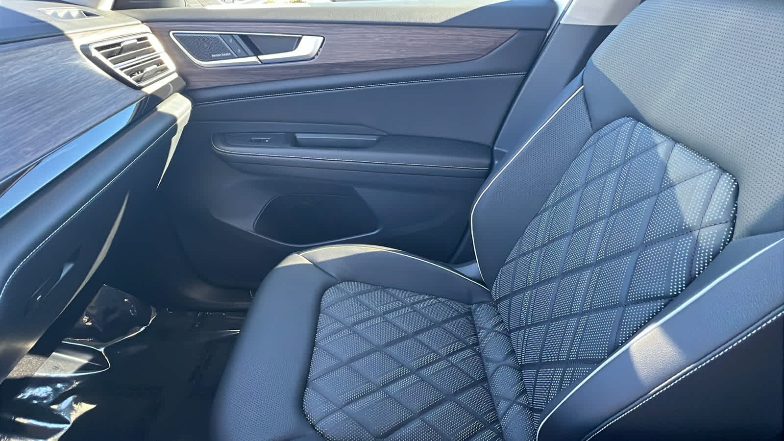 Thumbnail: 2026 Volkswagen Atlas - 12