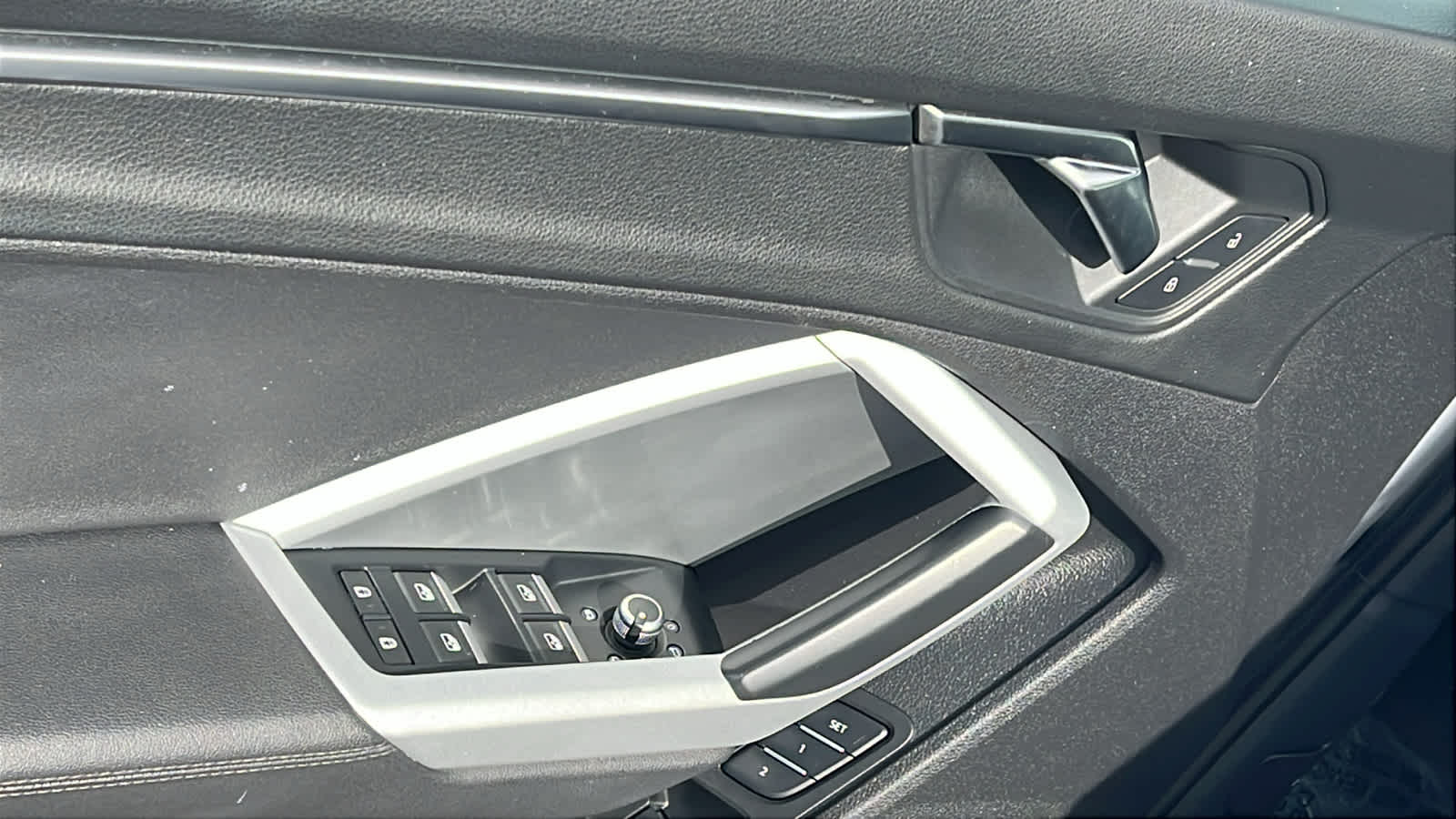 Thumbnail: 2023 Audi Q3 - 22