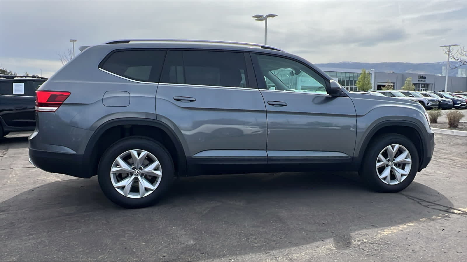 Thumbnail: 2018 Volkswagen Atlas - 4