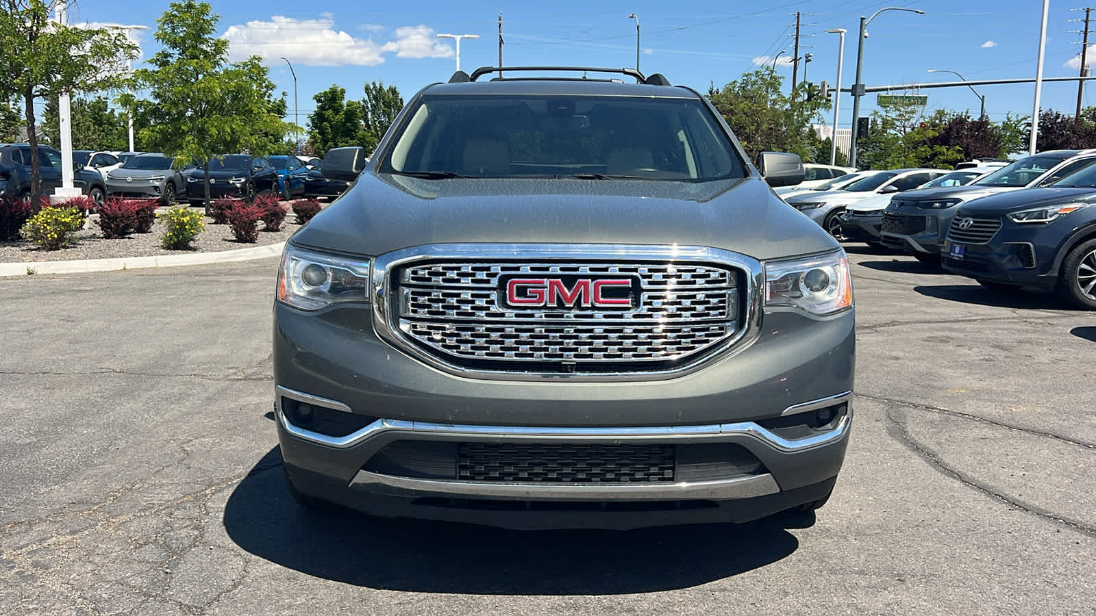 Thumbnail: 2017 GMC Acadia - 2