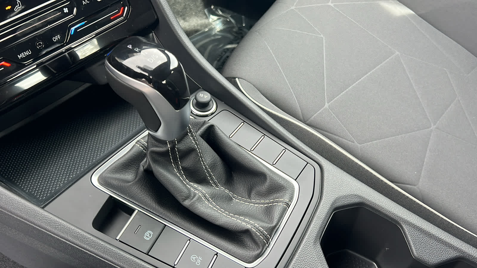 Thumbnail: 2026 Volkswagen Jetta - 13