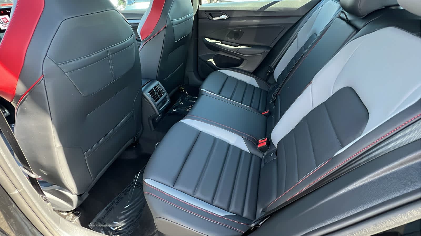 Thumbnail: 2025 Volkswagen Golf - 24