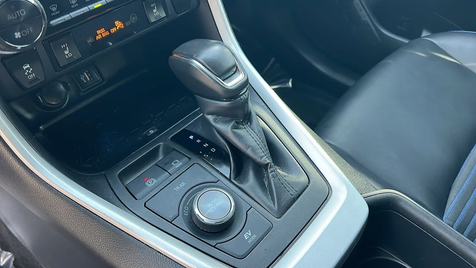 Thumbnail: 2024 Toyota RAV4 - 13