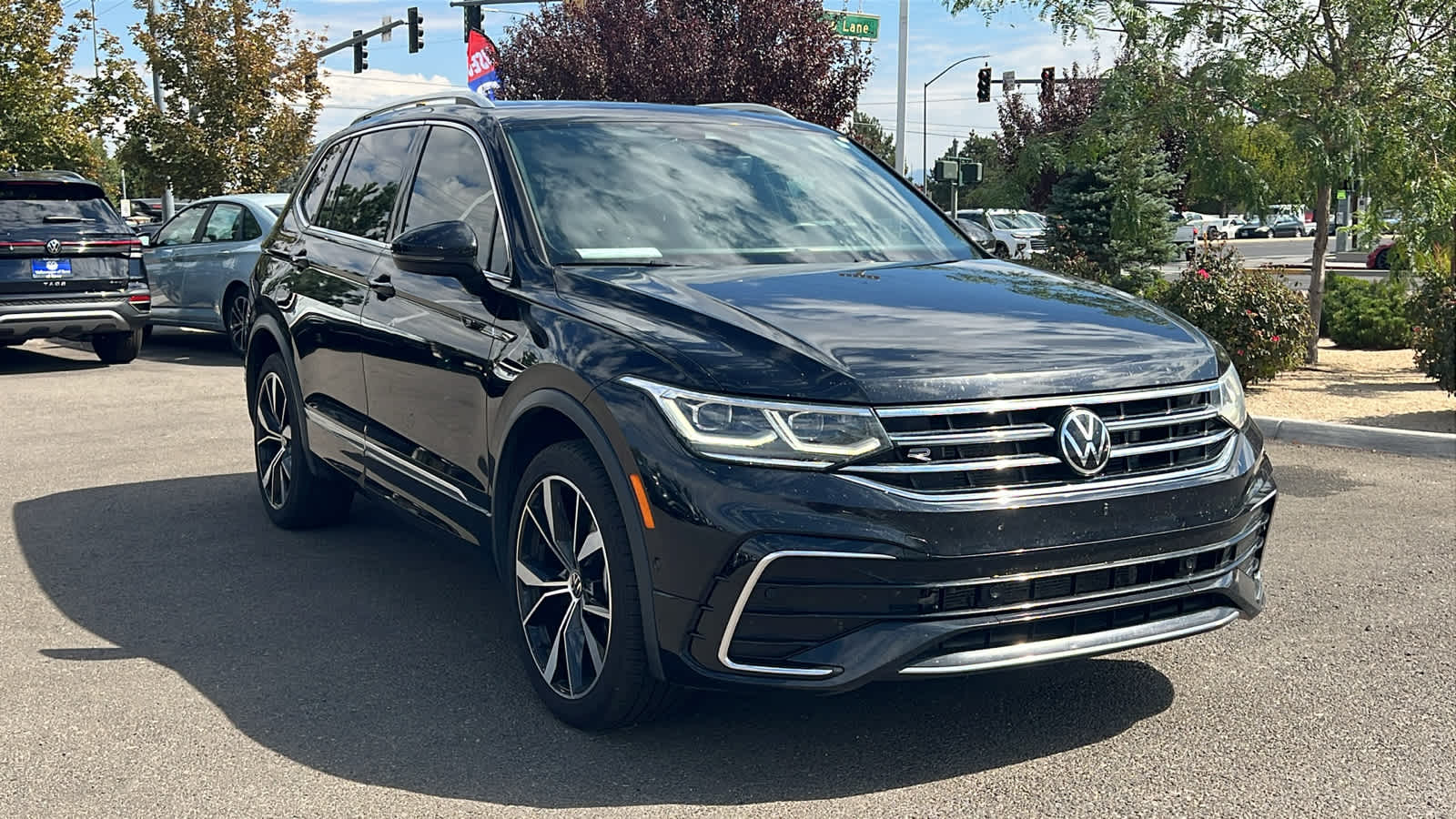 Thumbnail: 2022 Volkswagen Tiguan - 3