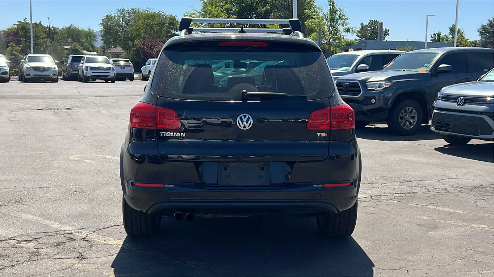 Thumbnail: 2017 Volkswagen Tiguan - 6