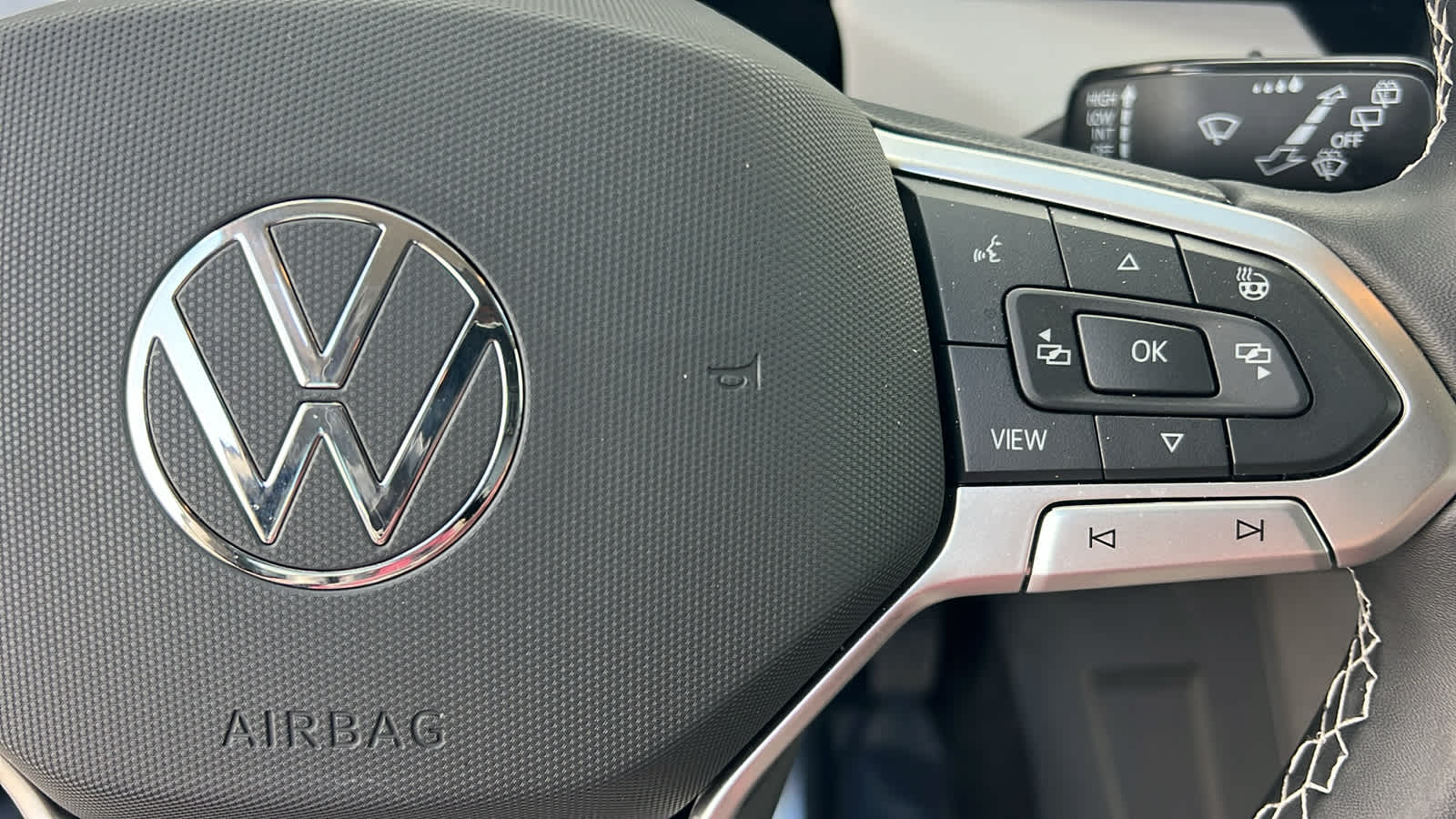 Thumbnail: 2025 Volkswagen Taos - 20