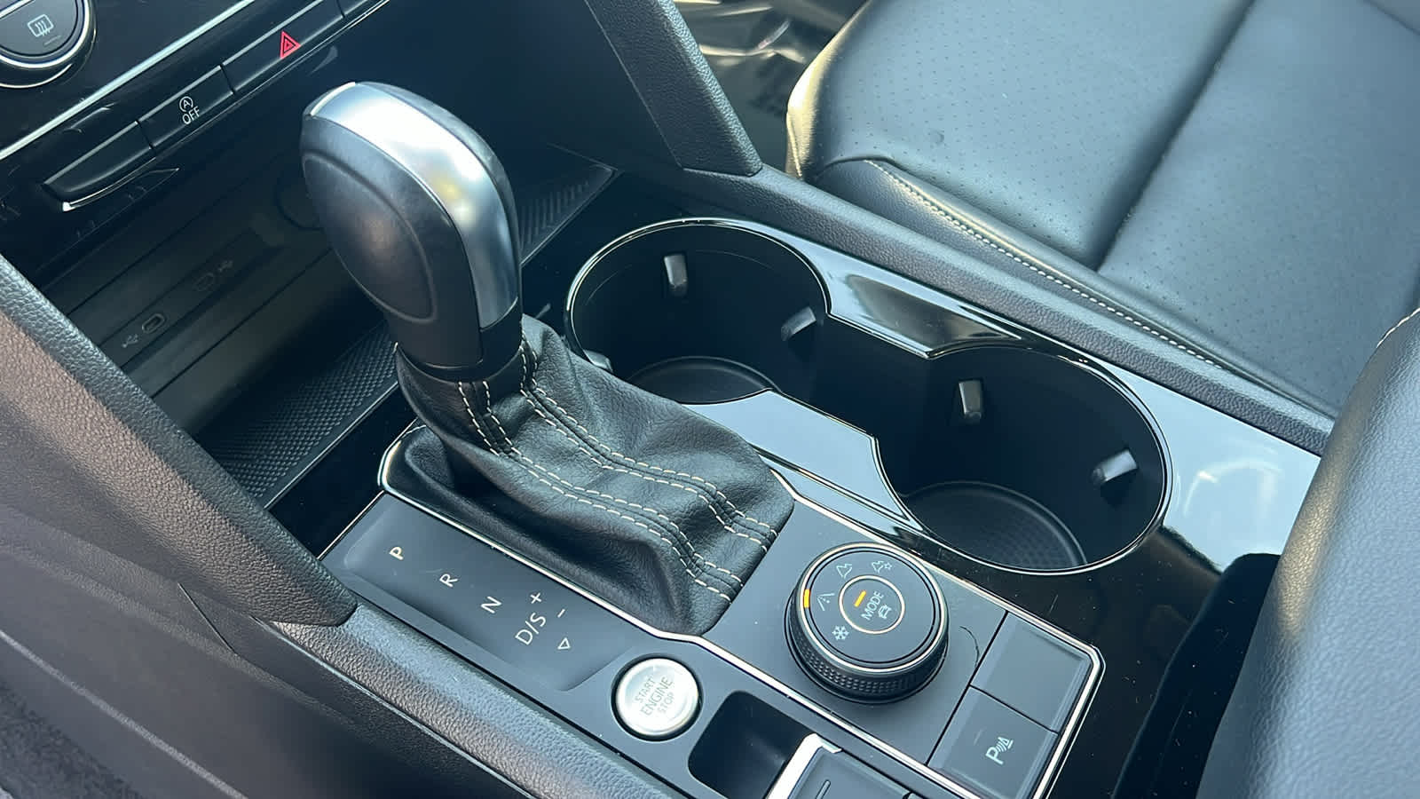 Thumbnail: 2023 Volkswagen Atlas - 13