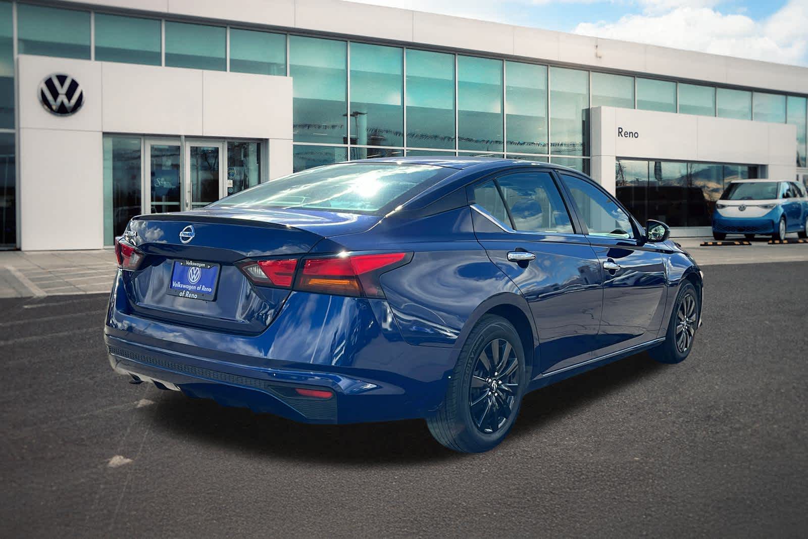 Thumbnail: 2022 Nissan Altima - 5