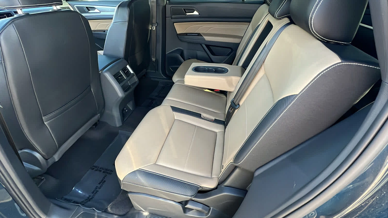 Thumbnail: 2021 Volkswagen Atlas - 24