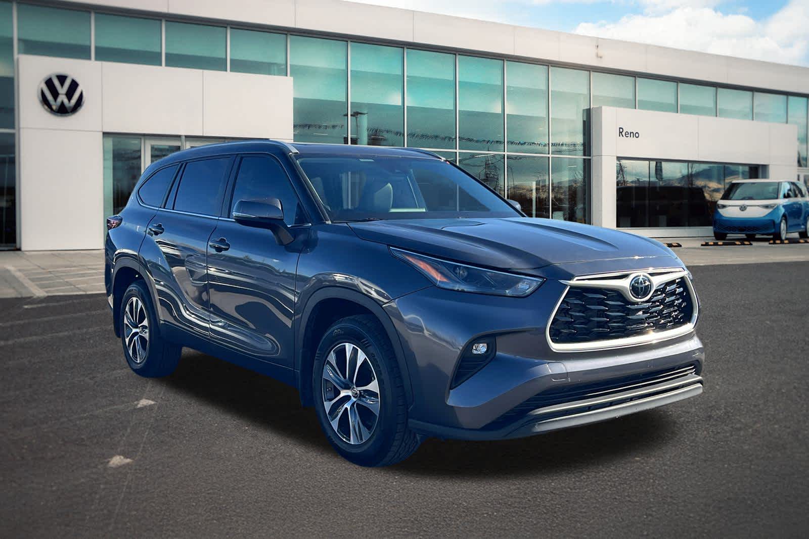 Thumbnail: 2024 Toyota Highlander - 3