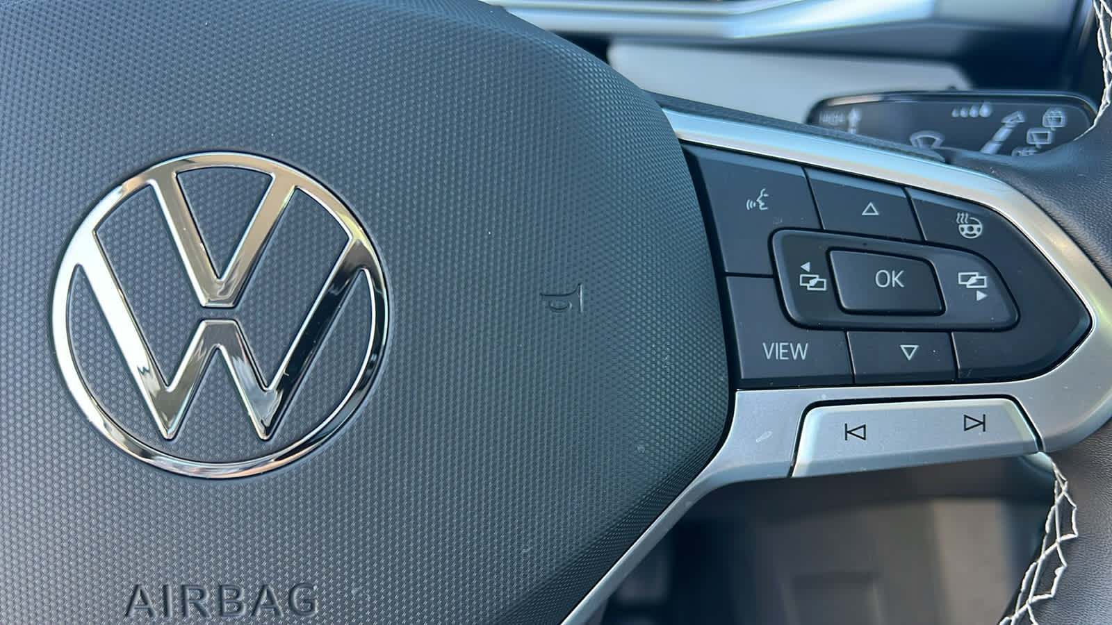 Thumbnail: 2025 Volkswagen Taos - 20