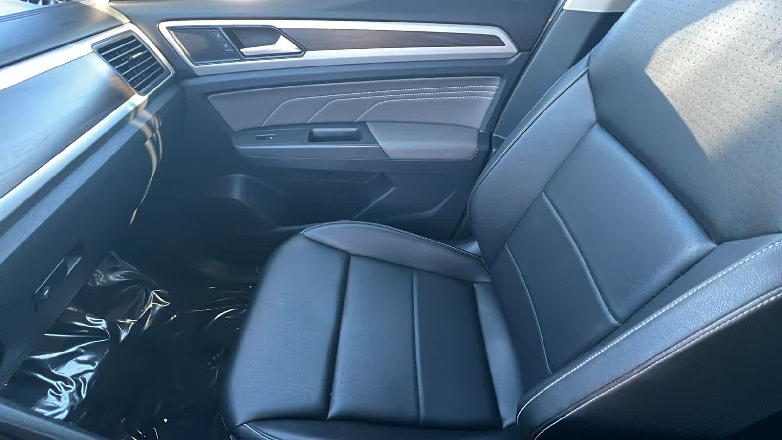 Thumbnail: 2021 Volkswagen Atlas - 12