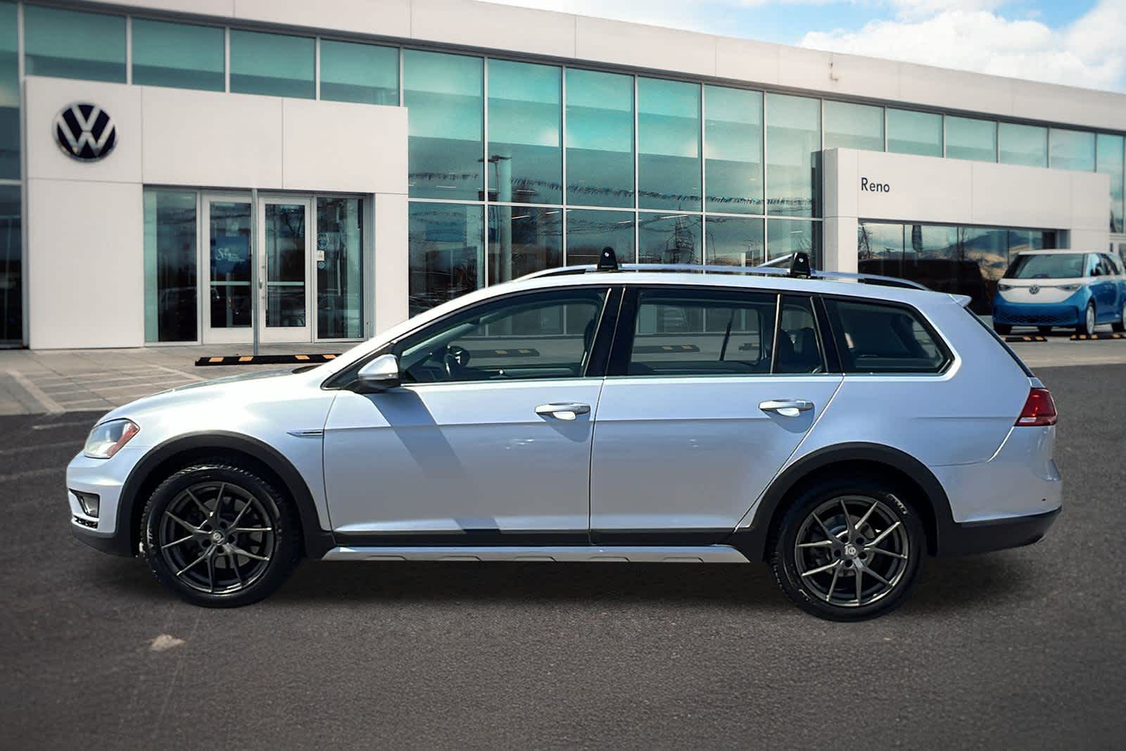 Thumbnail: 2017 Volkswagen Golf - 8