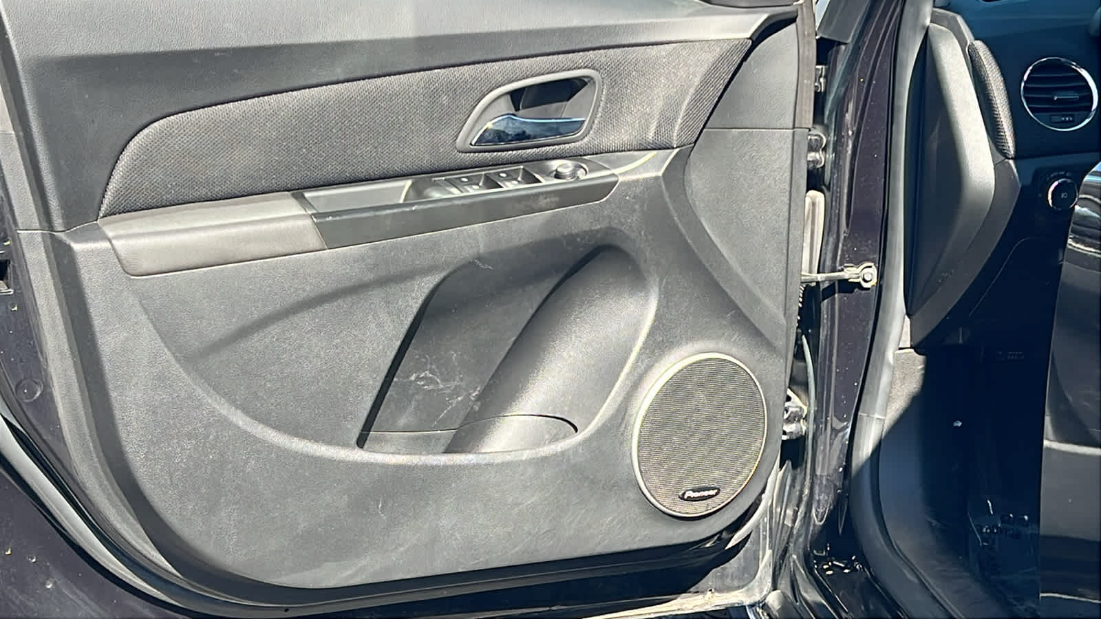 Thumbnail: 2013 Chevrolet Cruze - 23