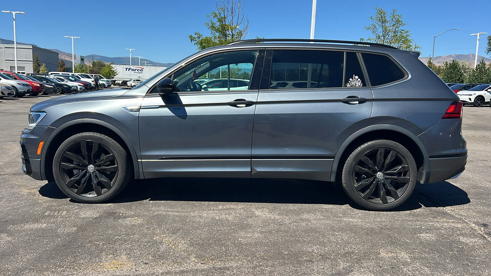 Thumbnail: 2021 Volkswagen Tiguan - 8
