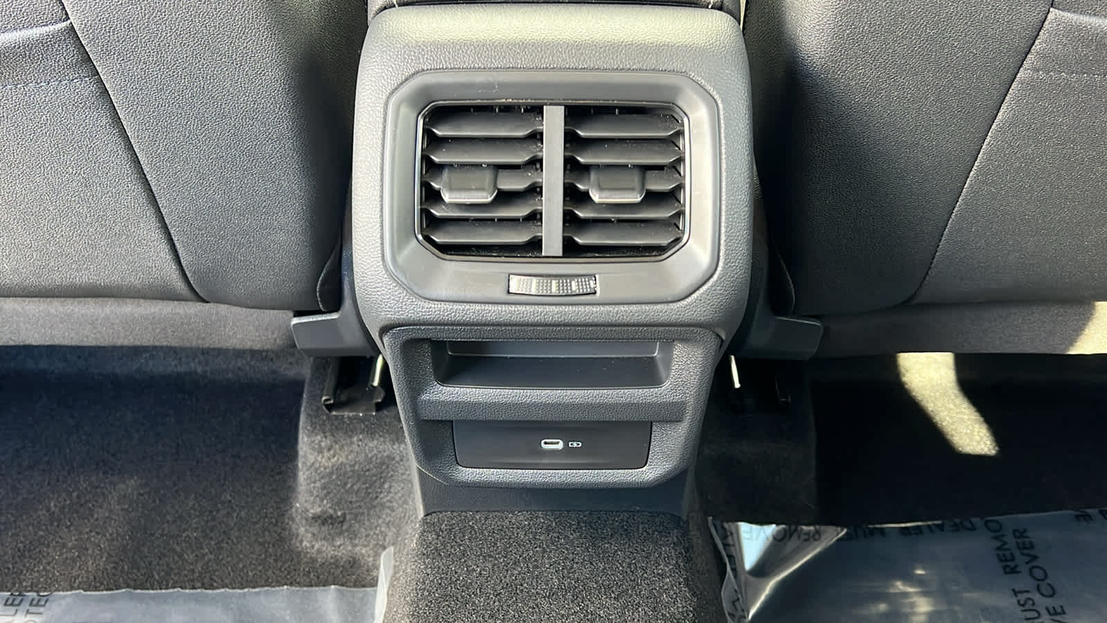 Thumbnail: 2025 Volkswagen Taos - 25