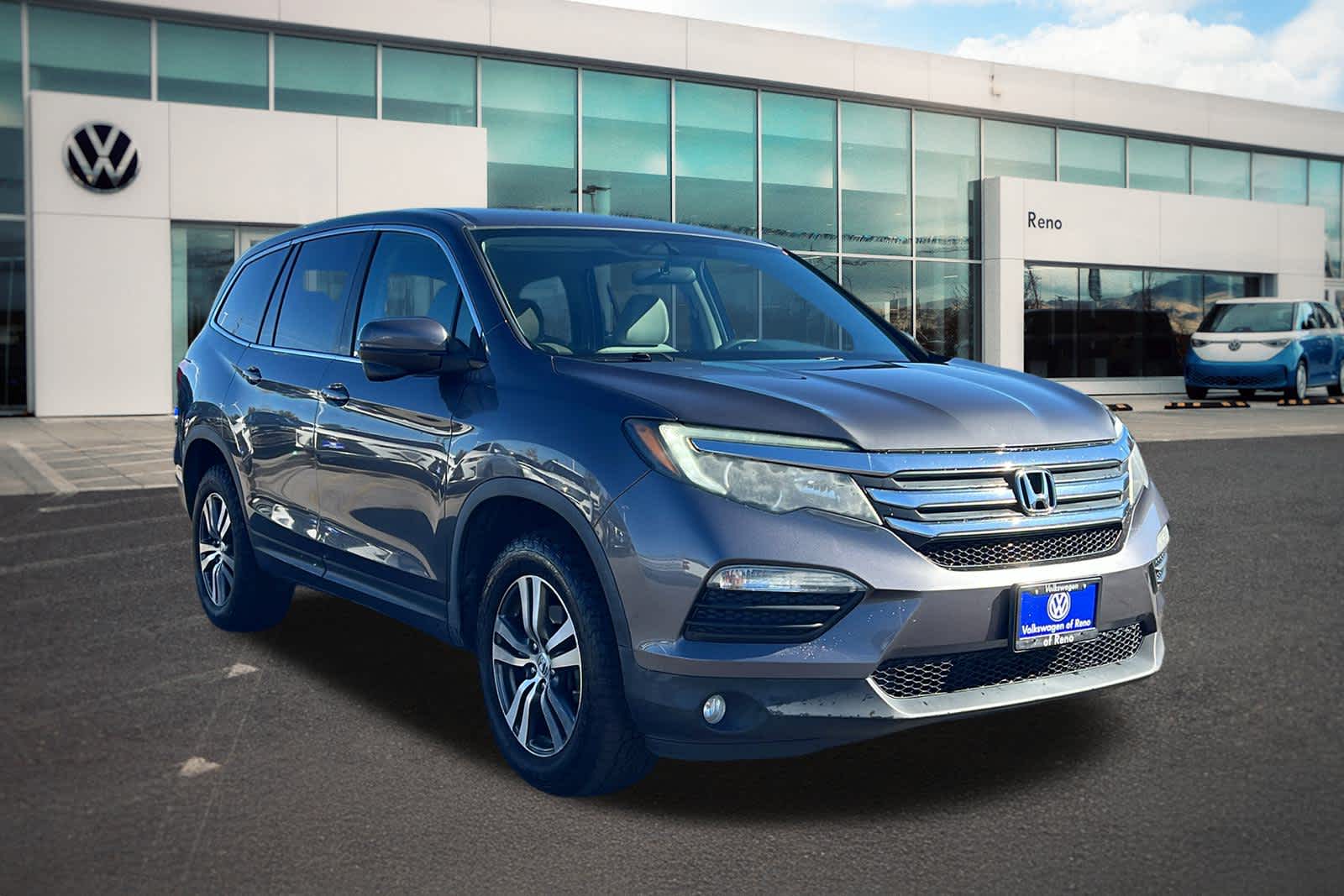 Thumbnail: 2017 Honda Pilot - 3