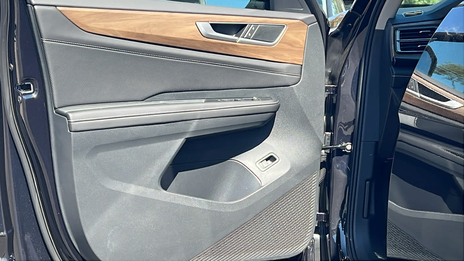 Thumbnail: 2026 Volkswagen Atlas - 23