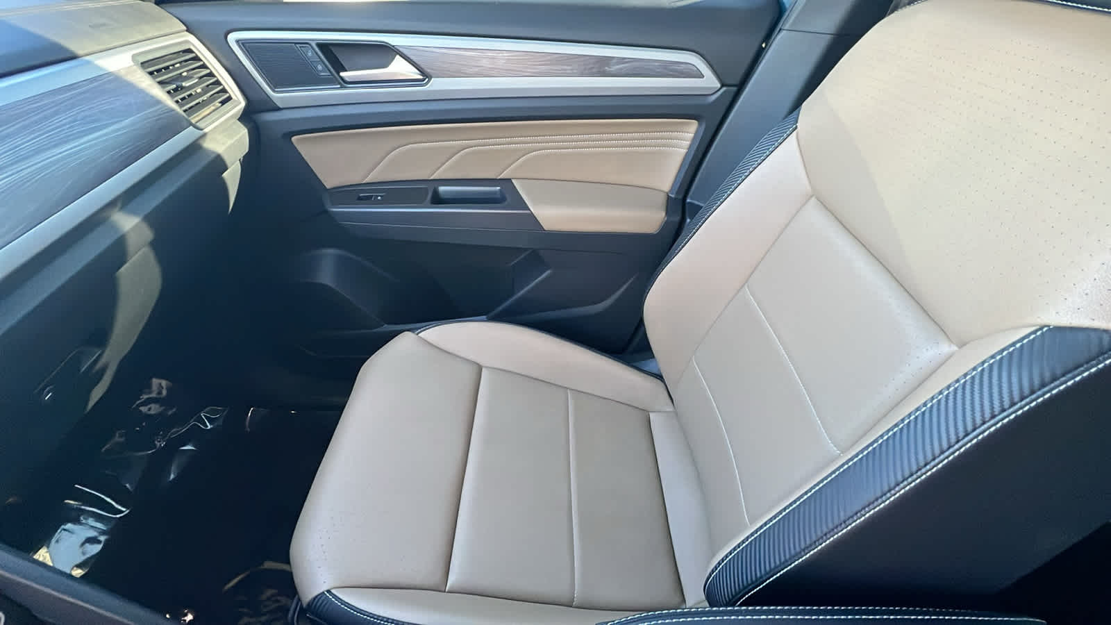 Thumbnail: 2021 Volkswagen Atlas - 12