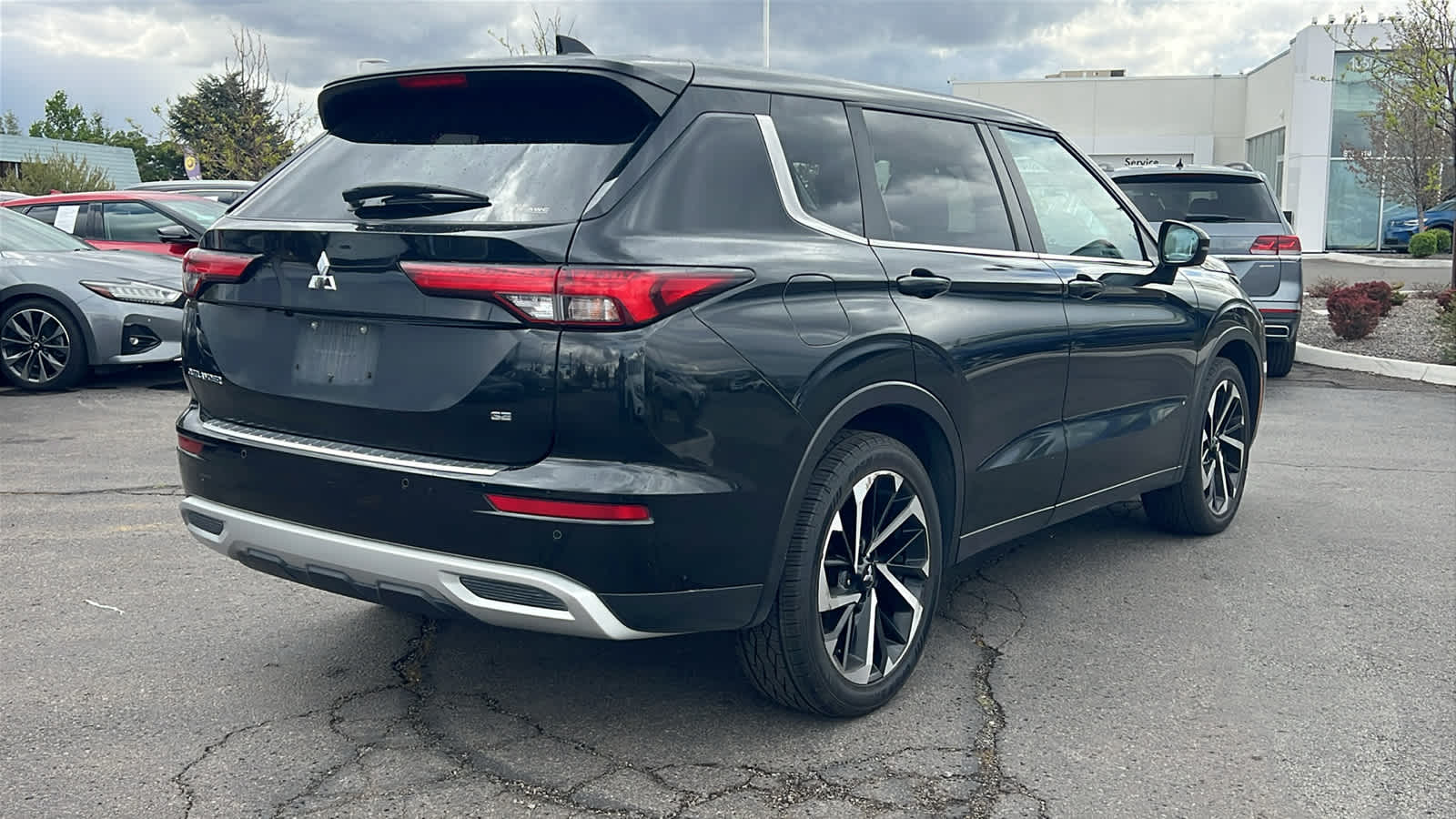 Thumbnail: 2024 Mitsubishi Outlander - 5