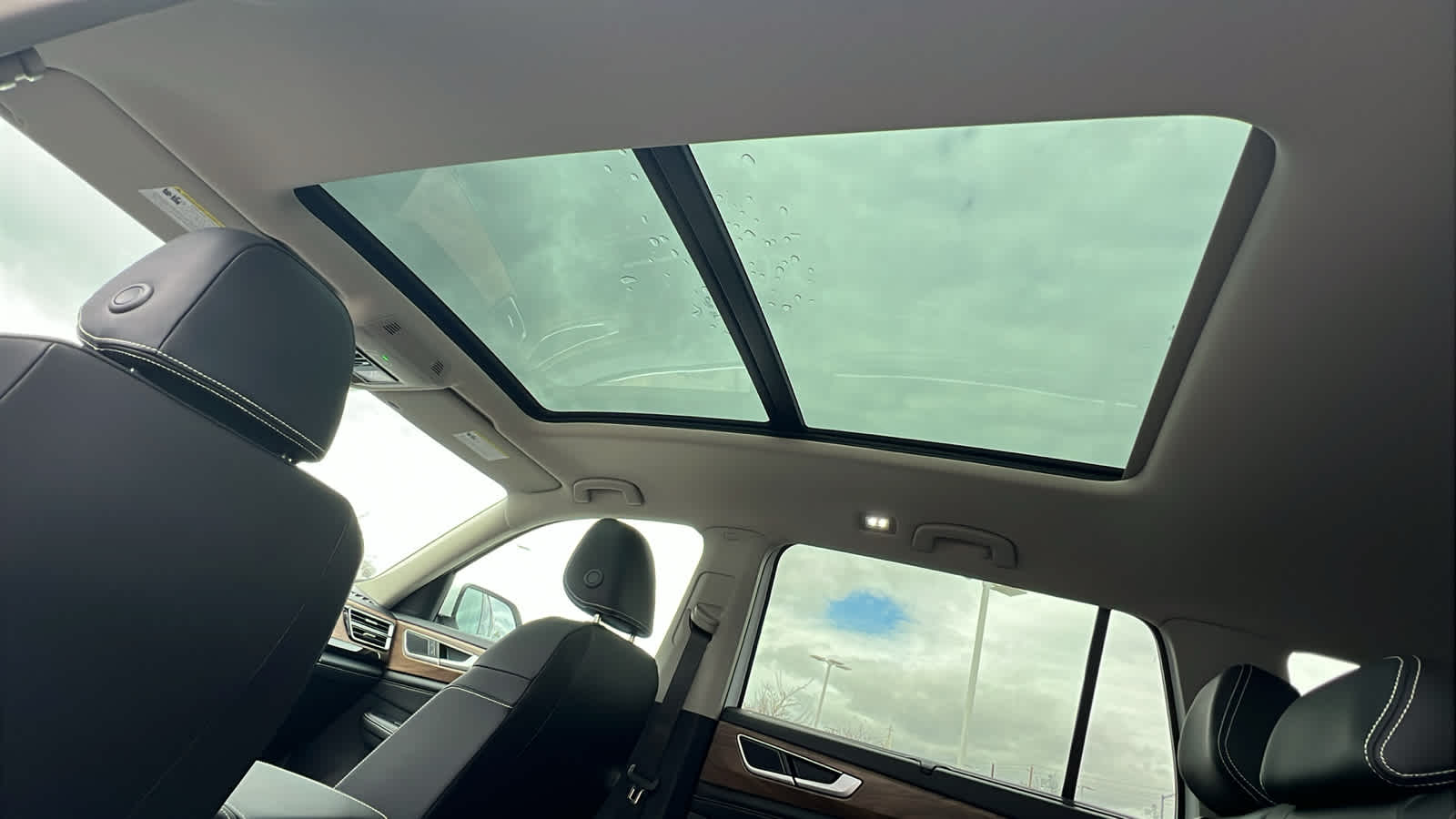 Thumbnail: 2026 Volkswagen Atlas - 32