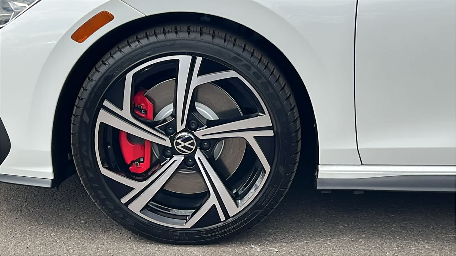 Thumbnail: 2025 Volkswagen Golf - 9