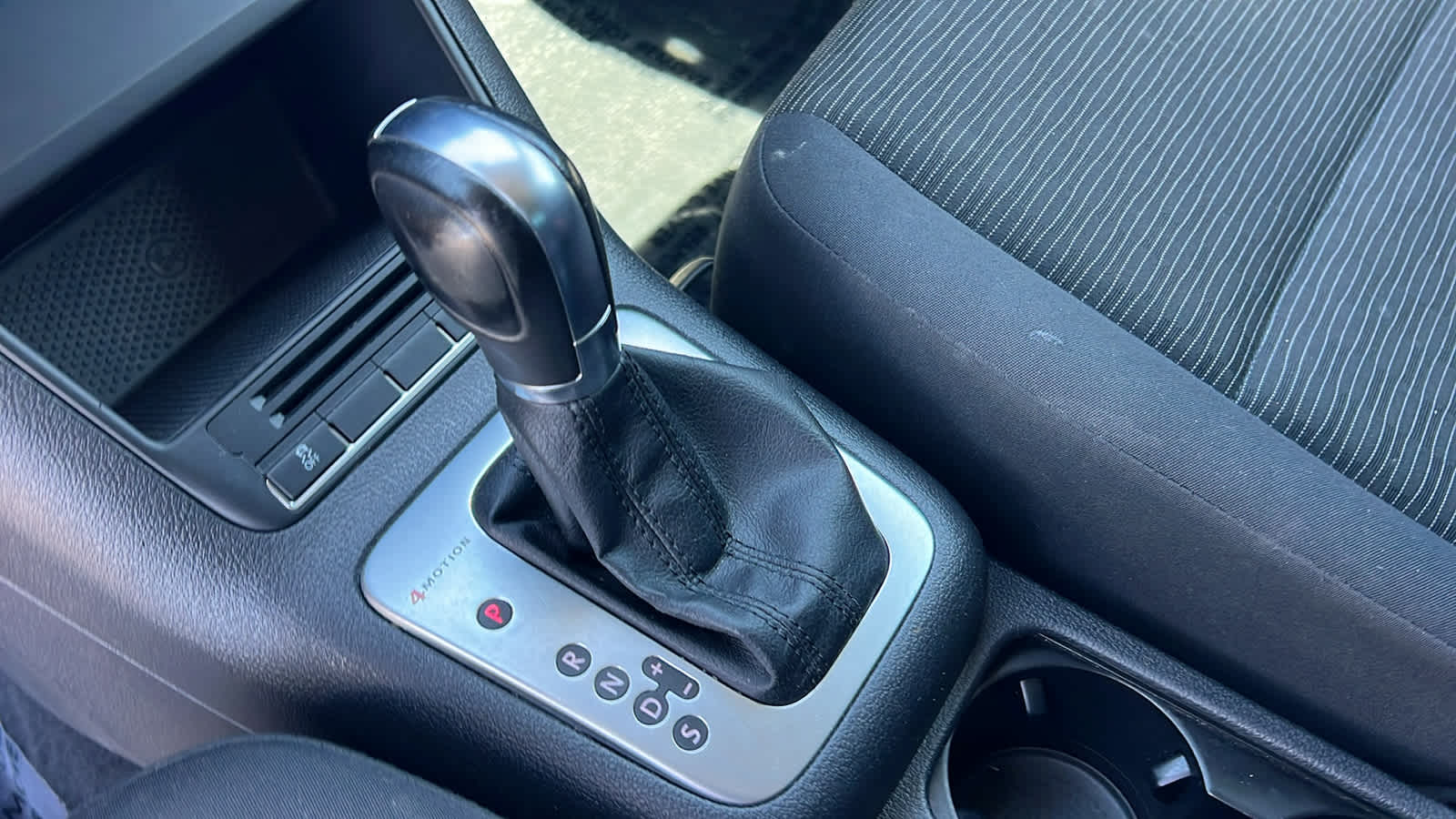 Thumbnail: 2013 Volkswagen Tiguan - 13