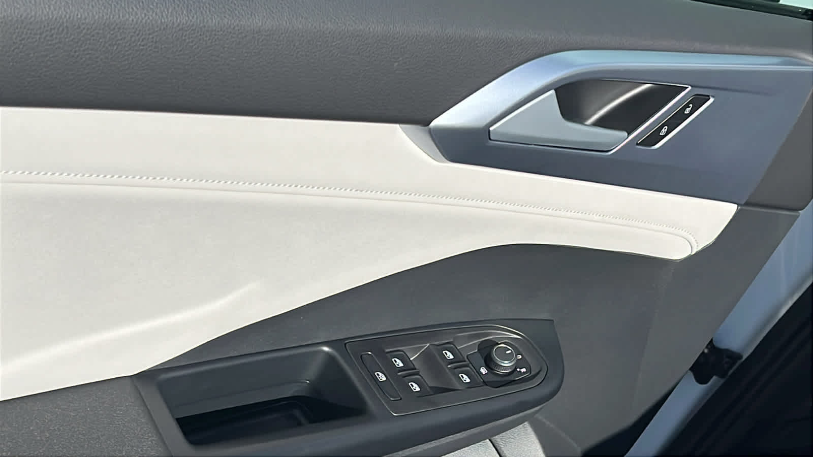 Thumbnail: 2025 Volkswagen Taos - 22