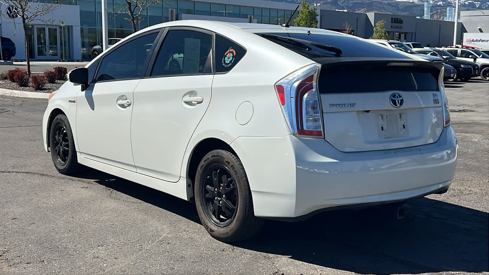 Thumbnail: 2015 Toyota Prius - 7