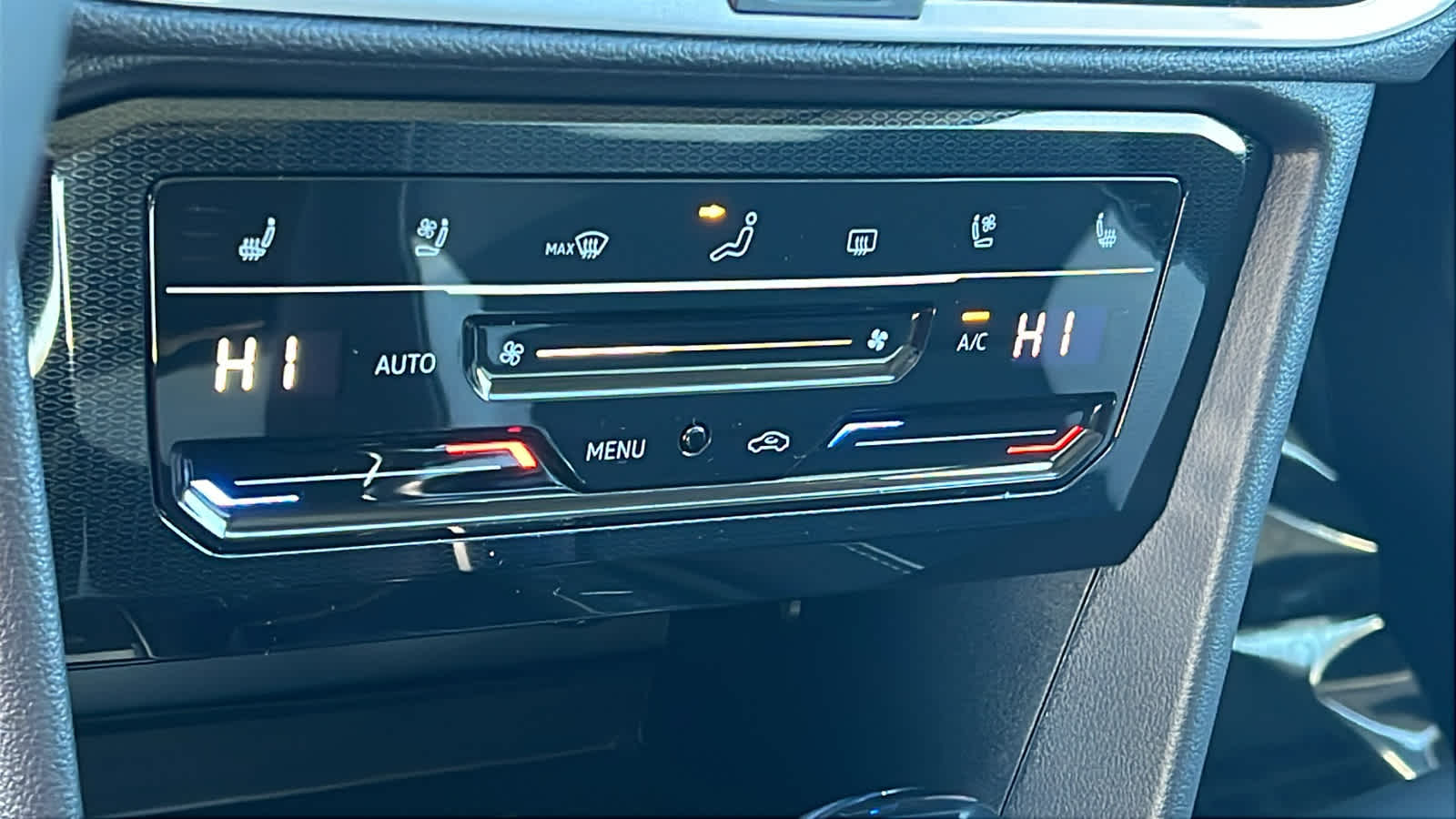 Thumbnail: 2026 Volkswagen Taos - 14