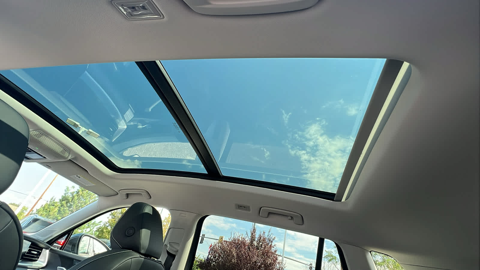 Thumbnail: 2025 Volkswagen Tiguan - 31