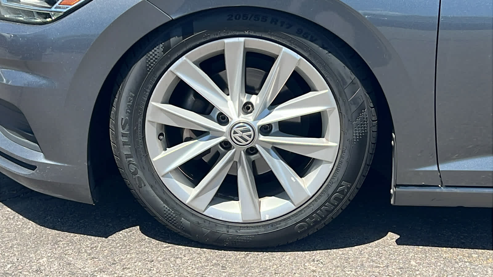 Thumbnail: 2019 Volkswagen Jetta - 9