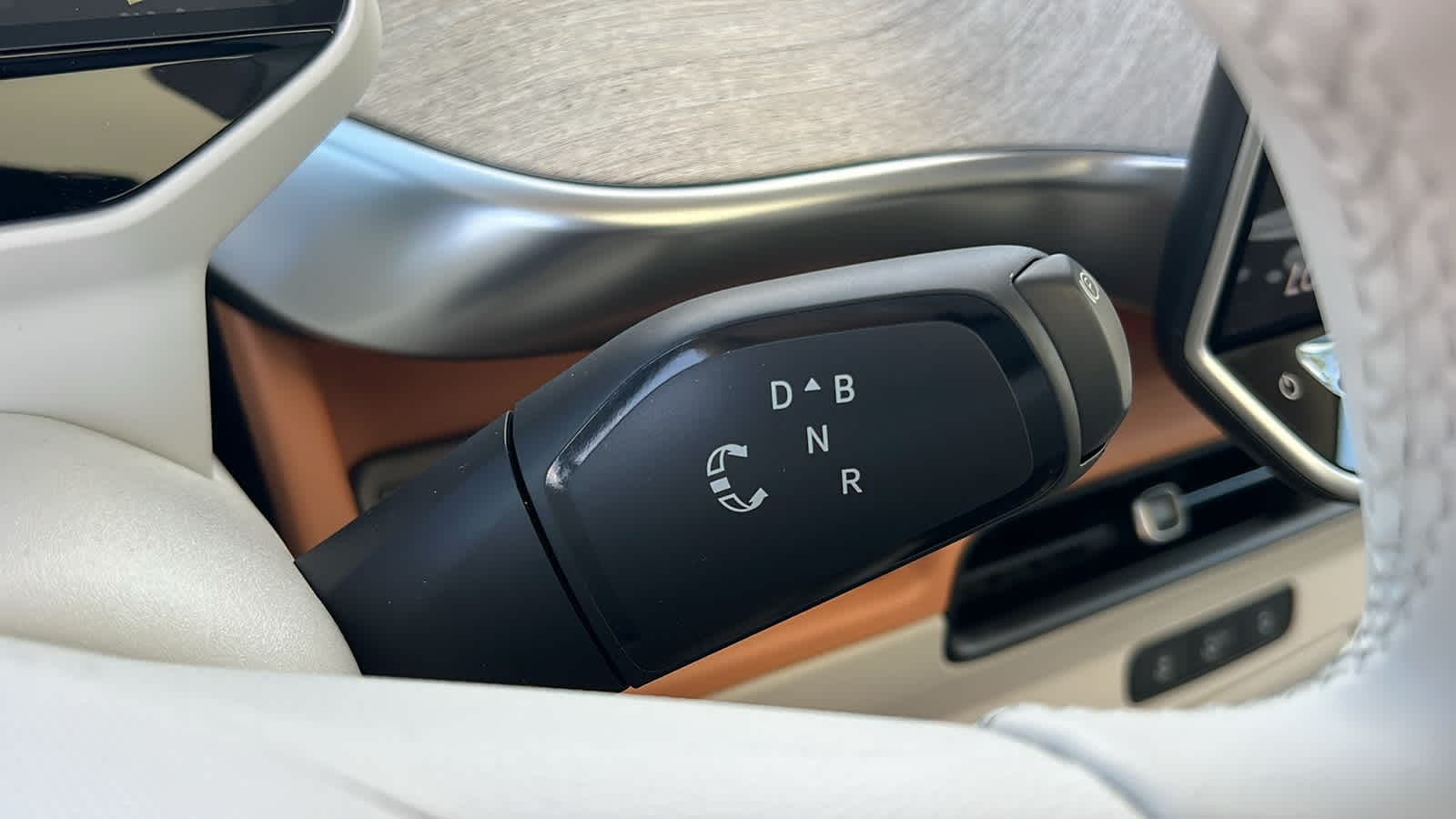 Thumbnail: 2025 Volkswagen ID.Buzz - 13