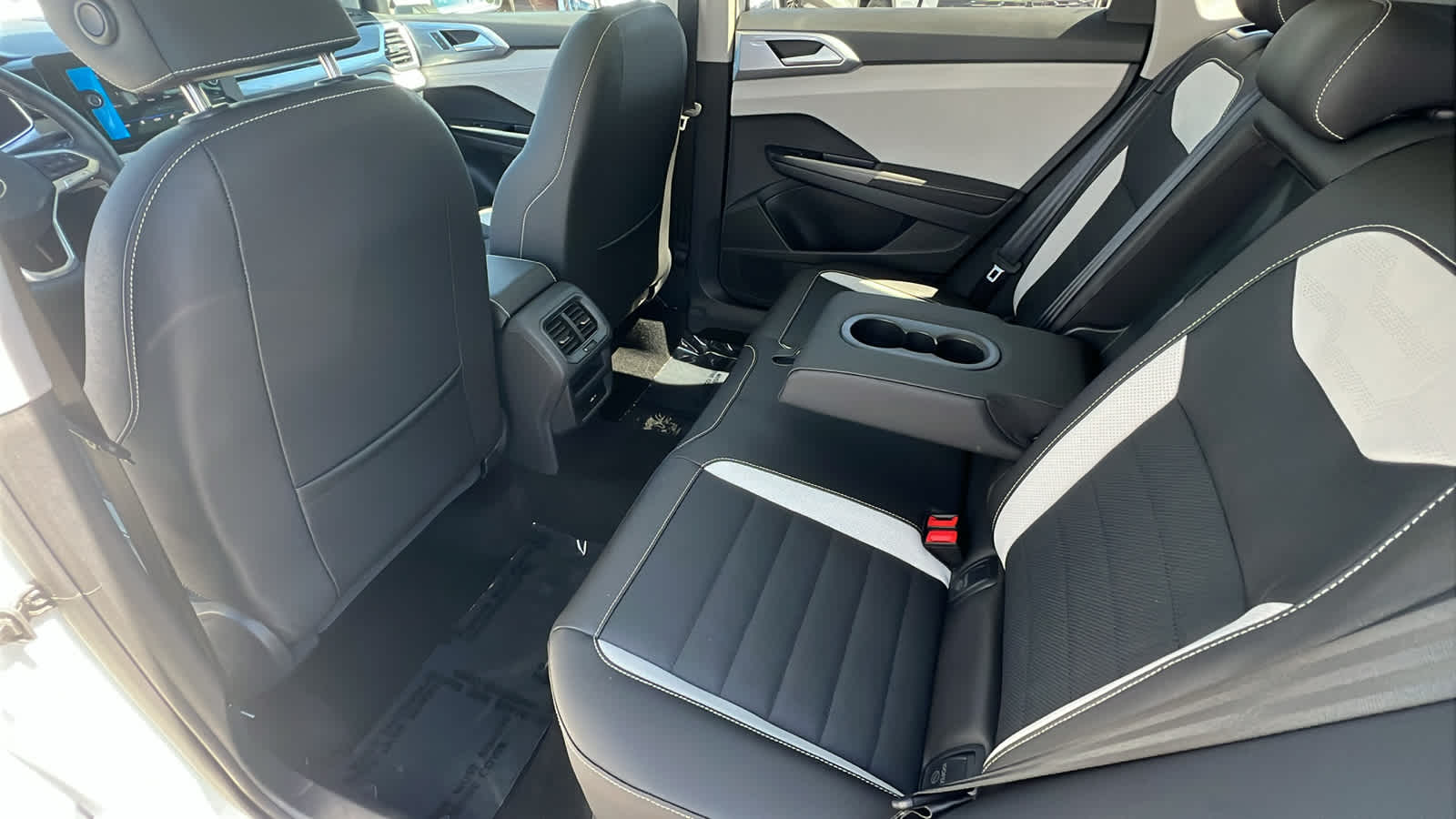 Thumbnail: 2025 Volkswagen Taos - 24