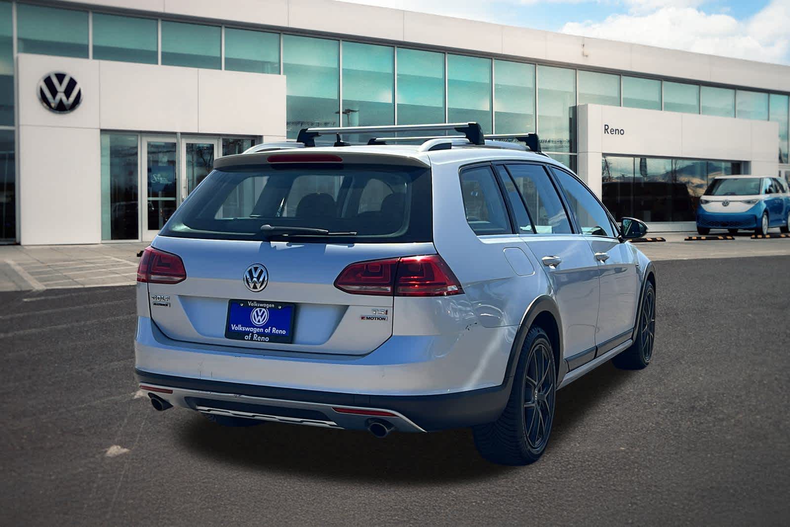 Thumbnail: 2017 Volkswagen Golf - 5