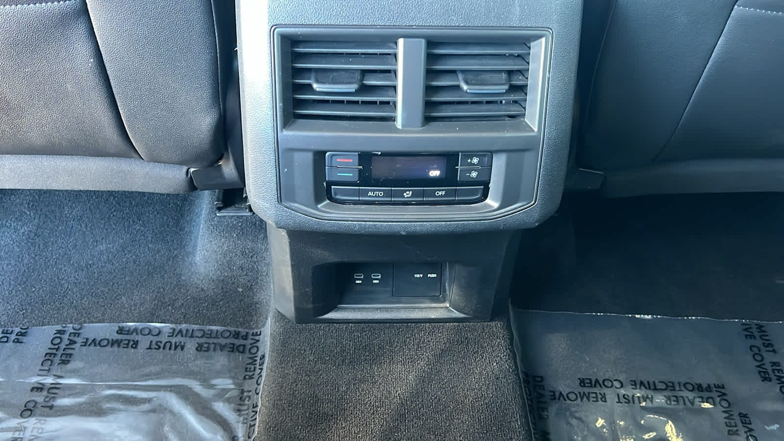 Thumbnail: 2022 Volkswagen Atlas - 25