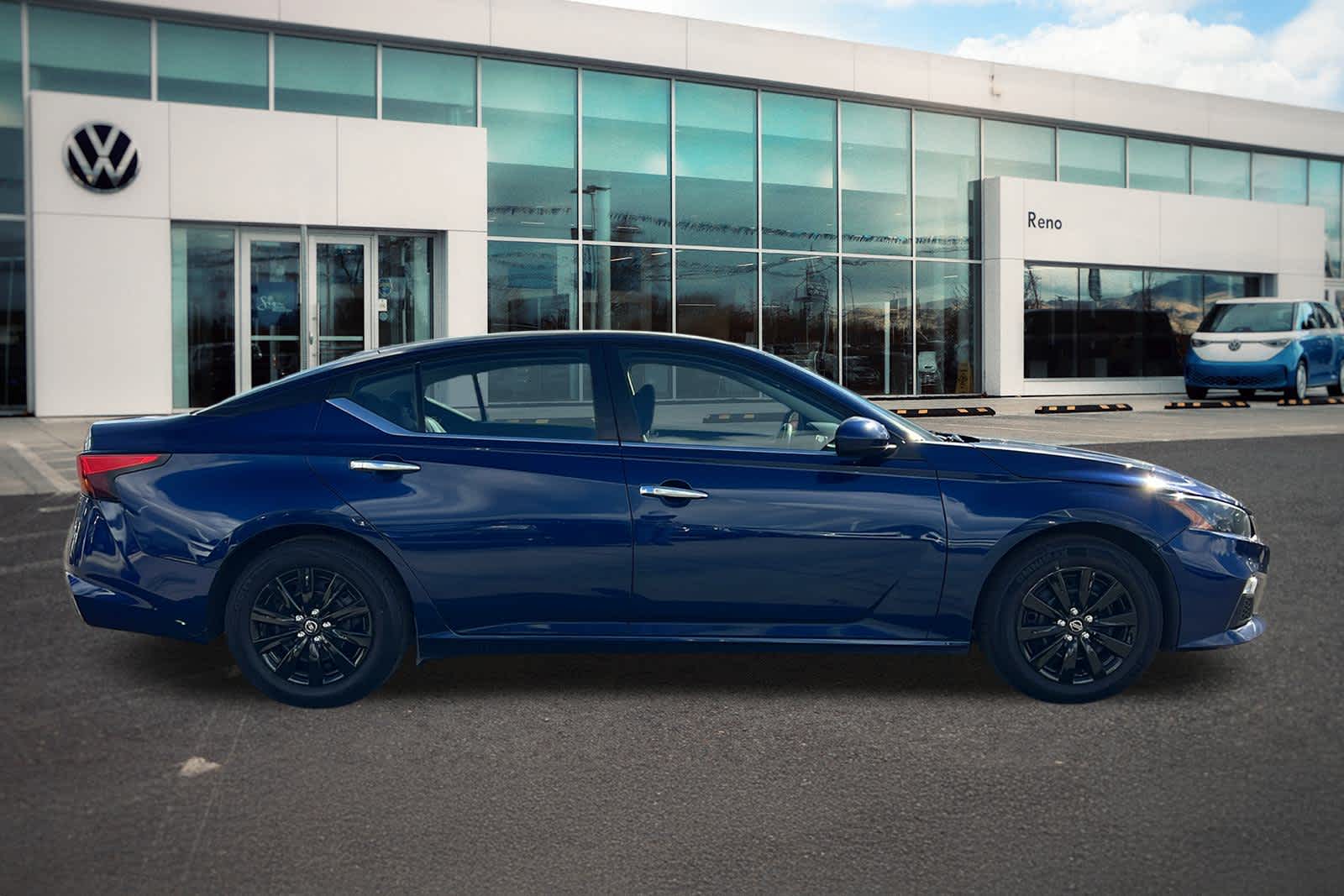 Thumbnail: 2022 Nissan Altima - 4