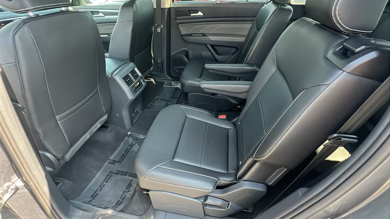 Thumbnail: 2023 Volkswagen Atlas - 24