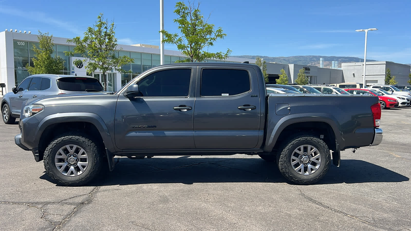 Thumbnail: 2017 Toyota Tacoma - 8