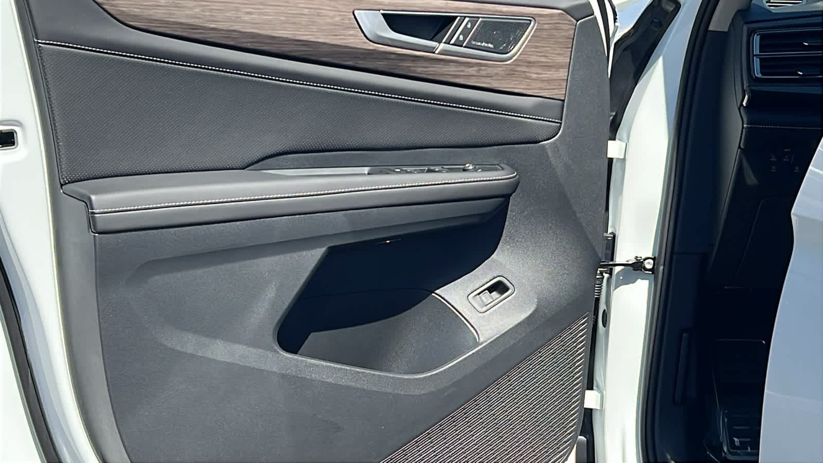 Thumbnail: 2026 Volkswagen Atlas - 23