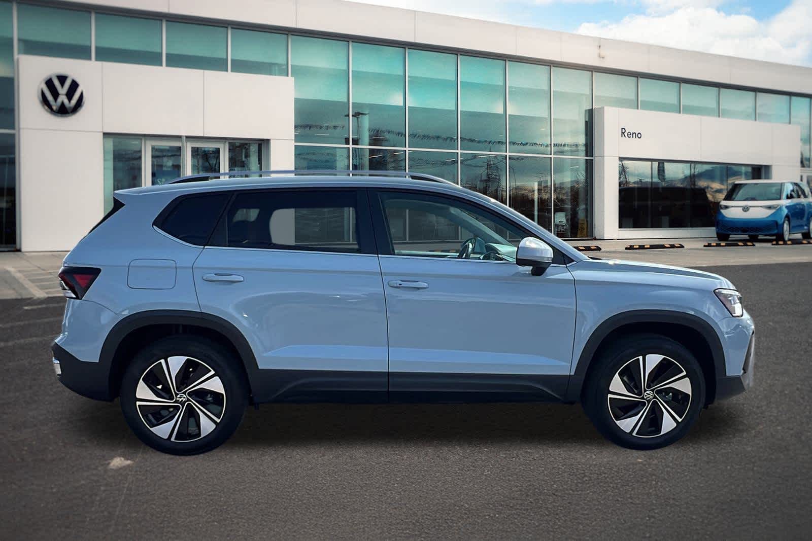 Thumbnail: 2025 Volkswagen Taos - 4