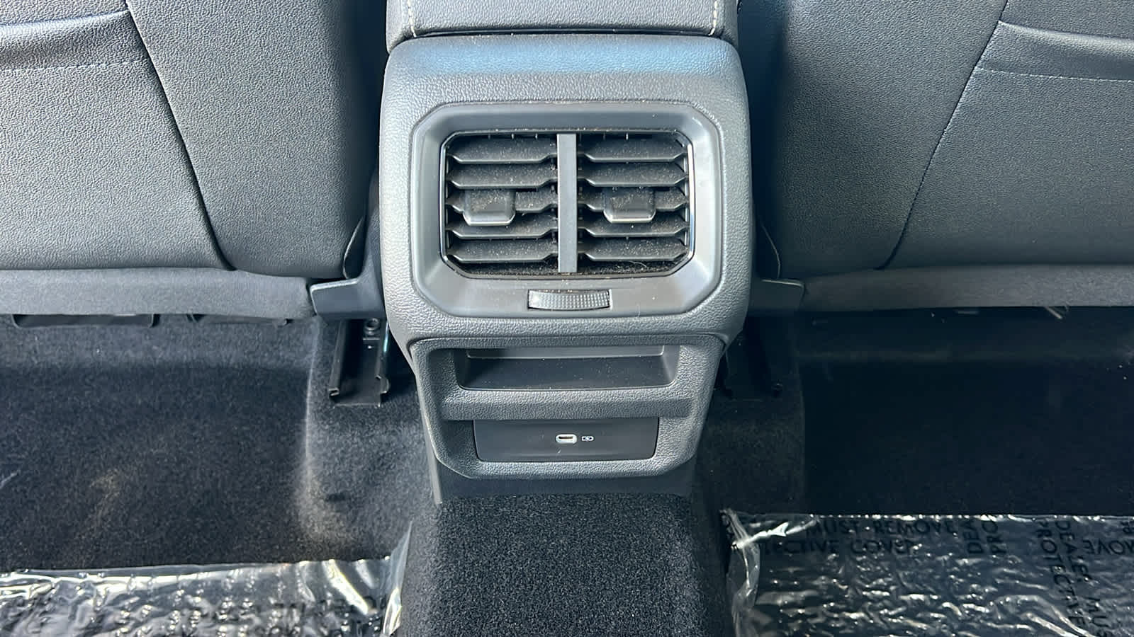 Thumbnail: 2025 Volkswagen Taos - 25