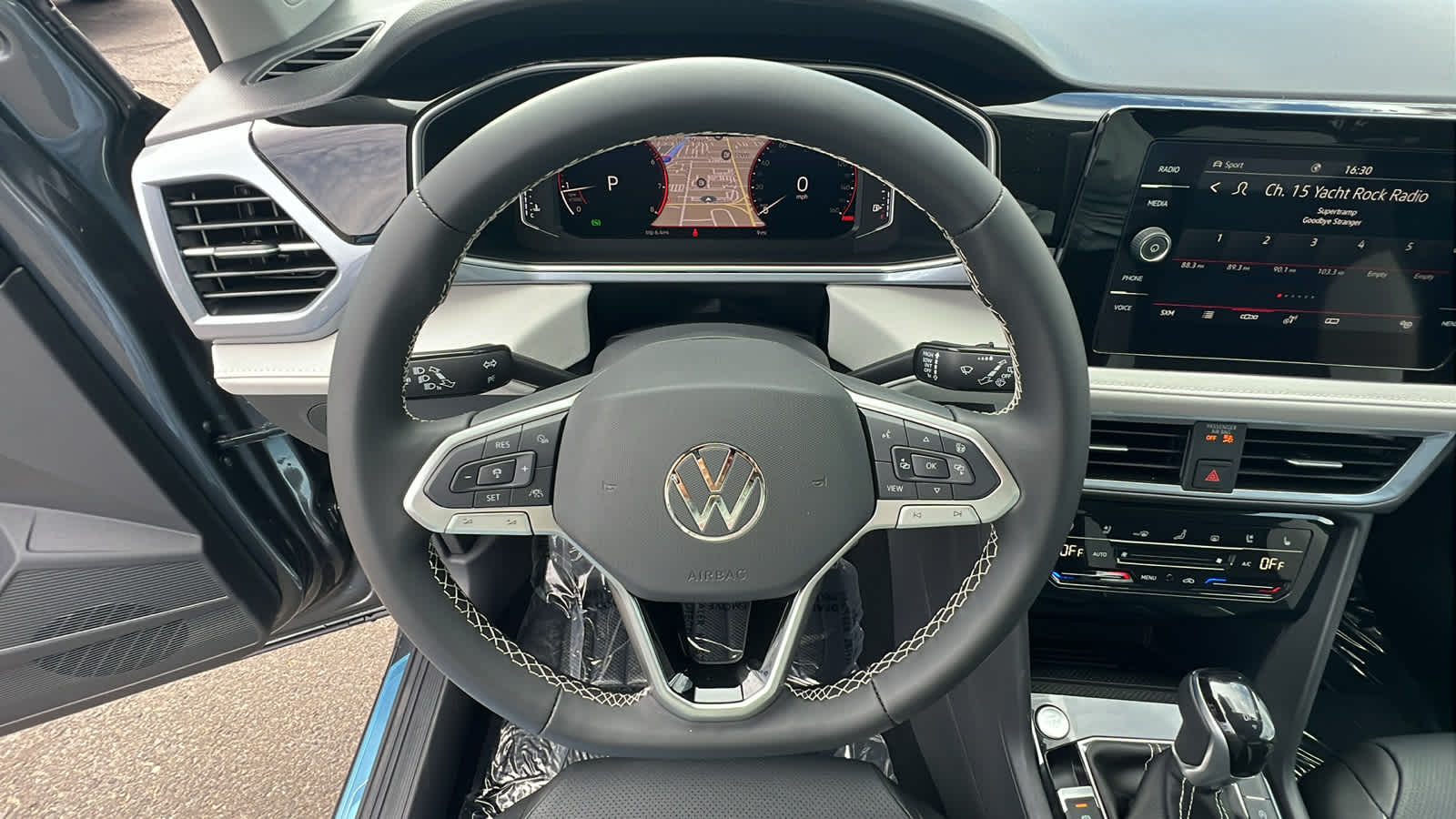 Thumbnail: 2025 Volkswagen Taos - 18