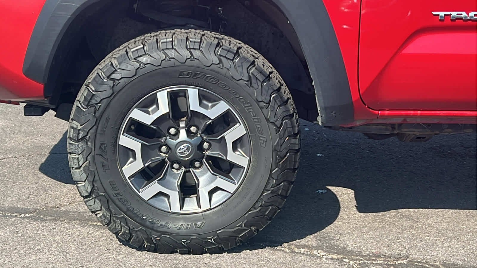 Thumbnail: 2022 Toyota Tacoma - 9