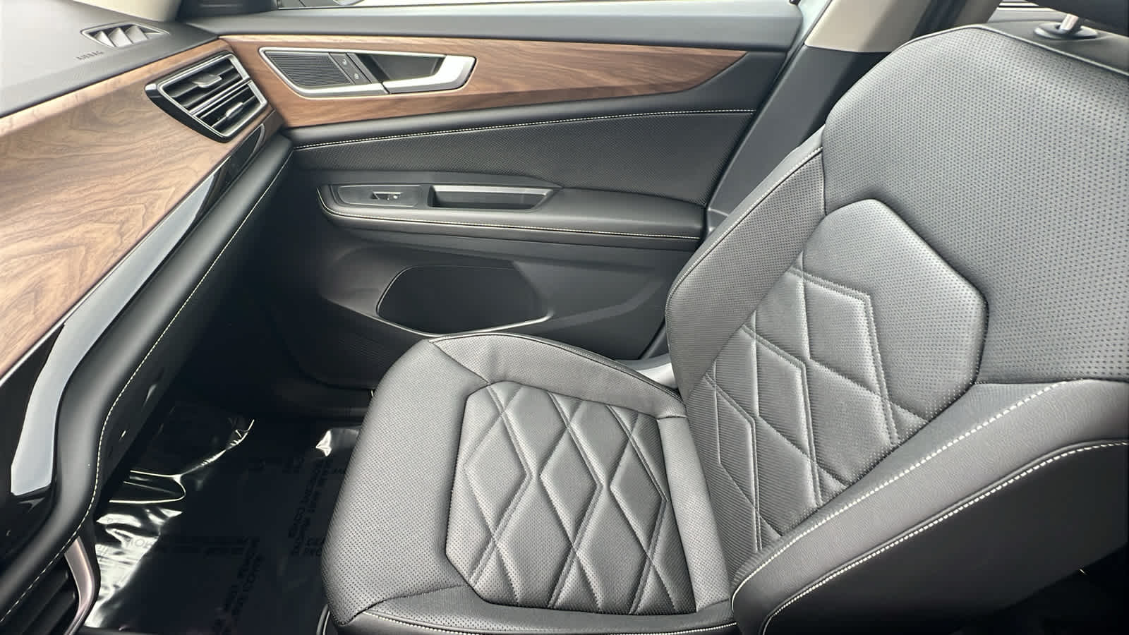 Thumbnail: 2026 Volkswagen Atlas - 12